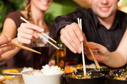Chỉ mặt những sai lầm tai hại khi ăn uống 'mở đường' cho ung thư, nhiều người Việt mắc phải