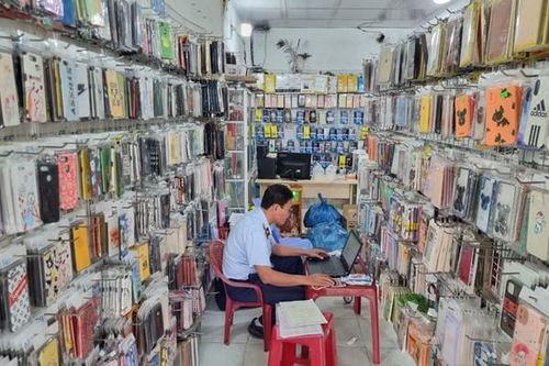 Thu giữ trên 2.200 sản phẩm phụ kiện điện thoại di động tại Phan Thiết