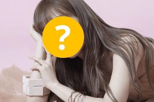 Nữ ca sĩ qua đời đột ngột ở tuổi 35, nghi vấn do di chứng sau tai nạn ngã sân khấu