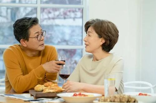 Mẹ chồng muốn đón người đàn ông từng phá nát cuộc đời bà về nuôi