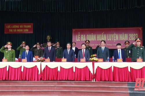 Lực lượng vũ trang thị xã Nghi Sơn ra quân huấn luyện