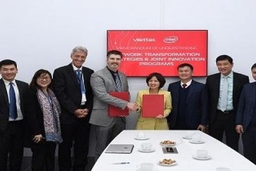 Viettel và Intel ký kết biên bản ghi nhớ hợp tác phát triển công nghệ hạ tầng số tại MWC 2023