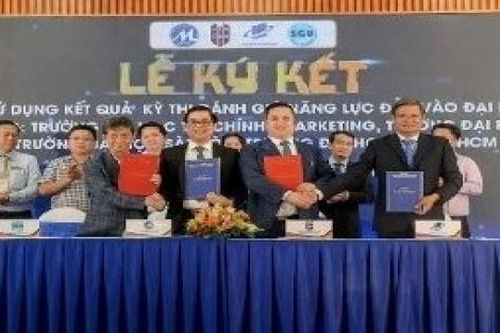 4 trường đại học ký kết sử dụng kết quả thi đánh giá đầu vào trên máy tính