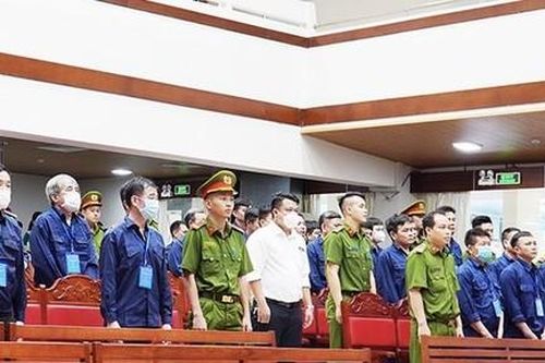 Chuyên án buôn lậu 200 triệu lít xăng: Truy tố 32 bị can về tội trốn thuế