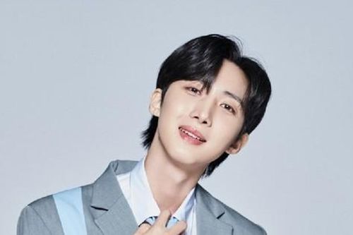 Hui PENTAGON bị chỉ trích vì dự lễ trao giải cùng lúc tham gia 'Boys Planet 999'