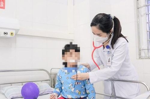Quảng Ninh: Cứu sống bé 6 tuổi ăn bim bim tẩm thuốc diệt chuột