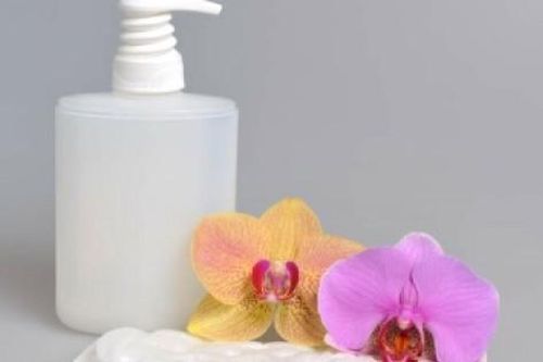 Thường xuyên dùng dung dịch vệ sinh phụ nữ có an toàn?