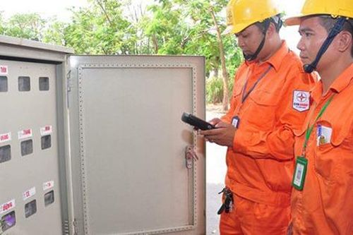 EVN khuyến cáo tai nạn do vi phạm hành lang an toàn lưới điện