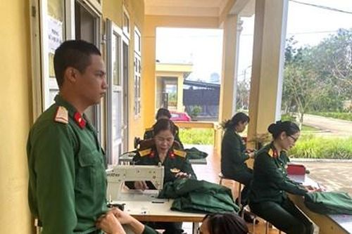 Tổ đồng hành 'Quân phục người chiến sĩ'