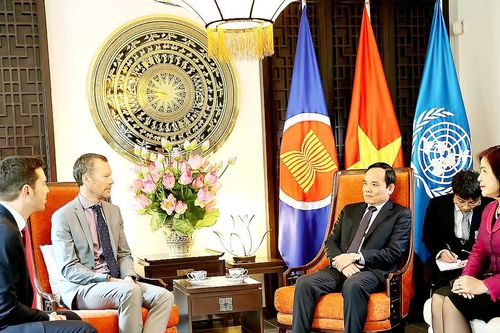Phó Thủ tướng Trần Lưu Quang gặp lãnh đạo các nước và tổ chức quốc tế