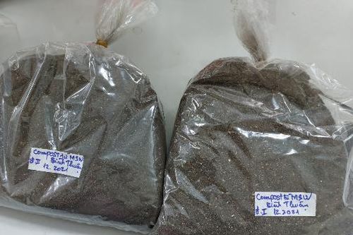 Dùng vi sinh vật biến rác thành phân bón hữu cơ