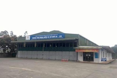 Tạm giữ 9 đối tượng tại Trung tâm đăng kiểm huyện Sóc Sơn (Hà Nội)