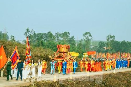 Ngắm đồ dùng của người Việt cổ ở Làng Vạc