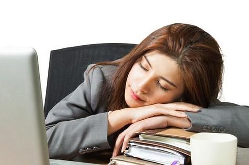 Giấc ngủ trưa ngắn ngủi cải thiện sinh lý và mang lại nhiều lợi ích sức khỏe không thể ngờ