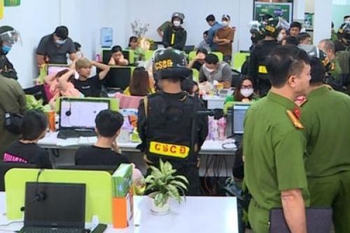 Cần làm rõ vai trò của các ngân hàng trong vụ cung cấp hợp đồng cho công ty luật đòi nợ