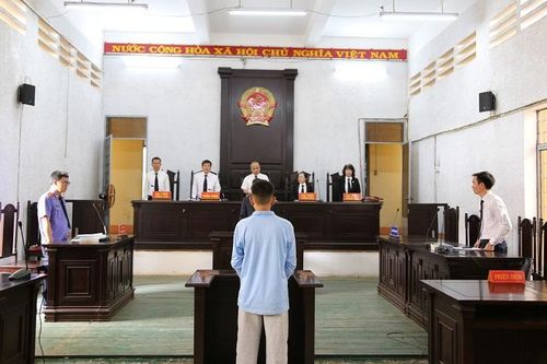 Chú cháu tương tàn vì 200 nghìn đồng