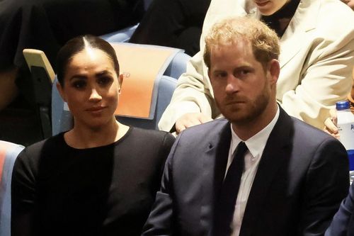 Hoàng tử Harry và vợ bị yêu cầu rời khỏi ngôi nhà hoàng gia