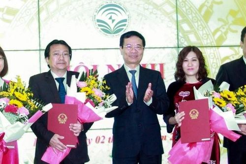 Bộ TT&TT bổ nhiệm cán bộ quản lý tại 5 cục, vụ