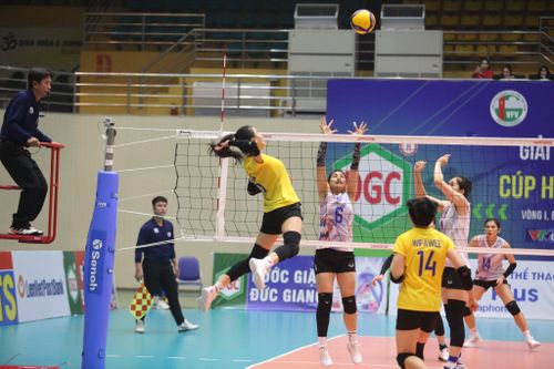 Nữ Ninh Bình Lienvietpostbank xuất sắc đánh bại Than Quảng Ninh