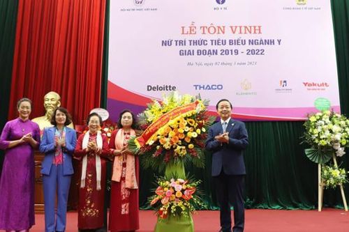 Tôn vinh 51 nữ trí thức tiêu biểu ngành y giai đoạn 2019 - 2022