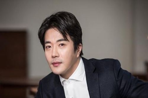Kwon Sang Woo bị điều tra thuế, nộp phạt hơn 1 tỷ won