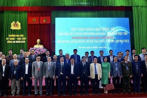 Tăng cường hợp tác quốc tế trong ngăn chặn và xử lý tin giả trên không gian mạng