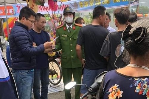 Điều tra vụ án mạng do mâu thuẫn tại lễ hội làng