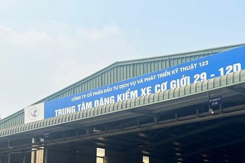 Bắt 9 đối tượng tại Trung tâm đăng kiểm 29-12D Sóc Sơn