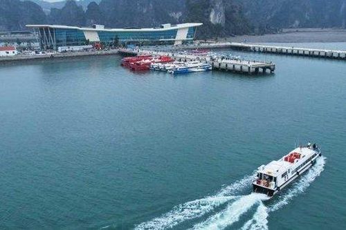 Quảng Ninh: Người dân 5 xã đảo được miễn phí qua cảng cao cấp Ao Tiên 1 năm