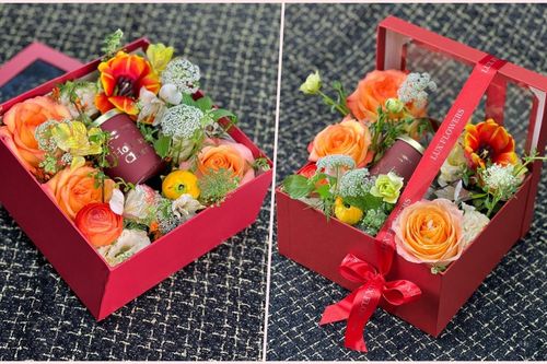 Khách ào ạt đặt hộp hoa nến làm quà 8/3, chủ hàng 'không kịp thở'