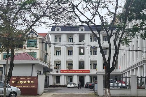 Khởi tố 3 bị can vụ nâng khống thiết bị giáo dục ở Hà Tĩnh