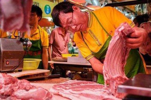Giấu bằng ĐH danh giá, người đàn ông đi bán thịt lợn trở thành tỷ phú: Từng bị mỉa mai là vết nhơ của trường cũ, 20 năm sau khiến người đời nhìn bằng con mắt khác