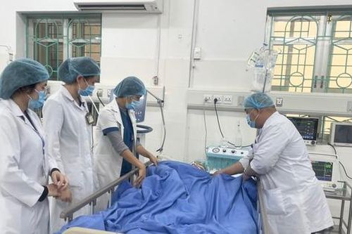 Đau bụng không đi khám, lúc đến viện đã thủng tạng rỗng