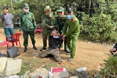 Bắt giữ đối tượng vận chuyển 12.000 viên ma túy tổng hợp