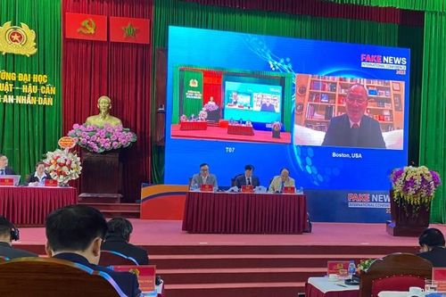 Hoàn thiện khung khổ pháp lý để xử lý tin giả