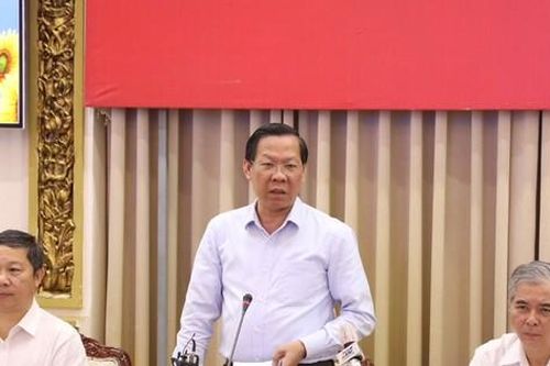Chủ tịch TPHCM: Đánh giá lại việc thu thuế công nhân nhận trợ cấp thôi việc