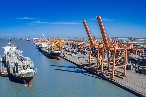 'Lãi suất cao, thủ tục rườm rà, doanh nghiệp Việt cạnh tranh sao'?