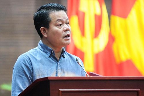 Thiếu hướng dẫn, công chức phải yêu cầu sổ hộ khẩu, sổ tạm trú để bảo vệ mình