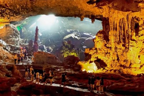CNN vinh danh hang Sửng Sốt, hang Luồn của Vịnh Hạ Long