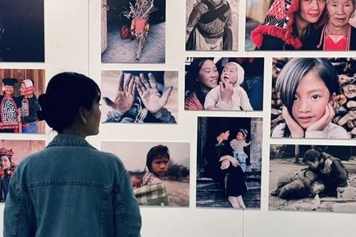 Nhà báo Bông Mai kể chuyện: 'Dám sống một cuộc đời rực rỡ'