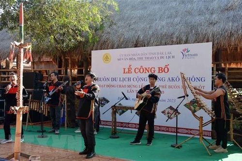 Phát triển du lịch cộng đồng Akŏ Dhông - buôn làng đẹp nhất Đắk Lắk