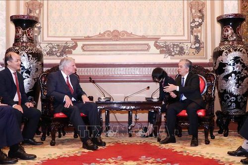 Lãnh đạo UBND TP Hồ Chí Minh tiếp Mục sư Franklin Graham
