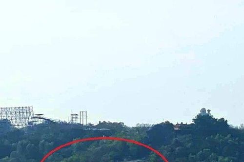 Công ty du lịch cáp treo ngang nhiên gạt núi làm đường