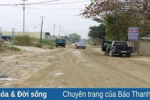 Đường Tỉnh 518C đoạn qua thị trấn Yên Lâm xuống cấp, gây mất an toàn giao thông