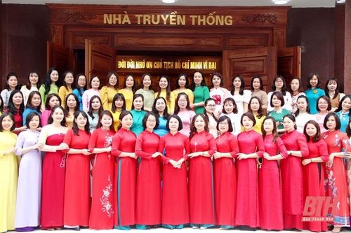 Phụ nữ Thanh Hóa hưởng ứng Tuần lễ áo dài Việt Nam