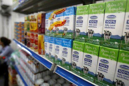 Quỹ ngoại Platinum Victory vẫn miệt mài gom cổ phiếu Vinamilk (VNM)