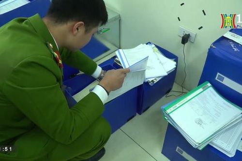 Tạm giữ hình sự 2 Phó Giám đốc trung tâm đăng kiểm