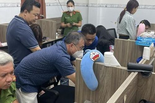 Triệt phá đường dây 'khủng bố' đòi nợ thuê qua mạng do người Trung Quốc cầm đầu