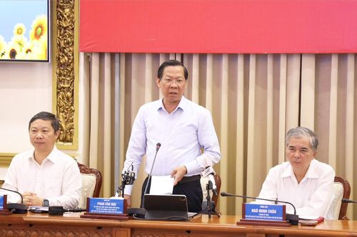 Chủ tịch TP.HCM: Khó khăn đến đâu cũng đầu tư đầy đủ cho giáo dục, y tế