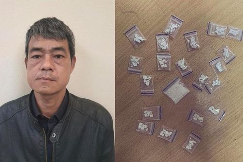 Nửa đêm mang 21 gói heroin đi bán...